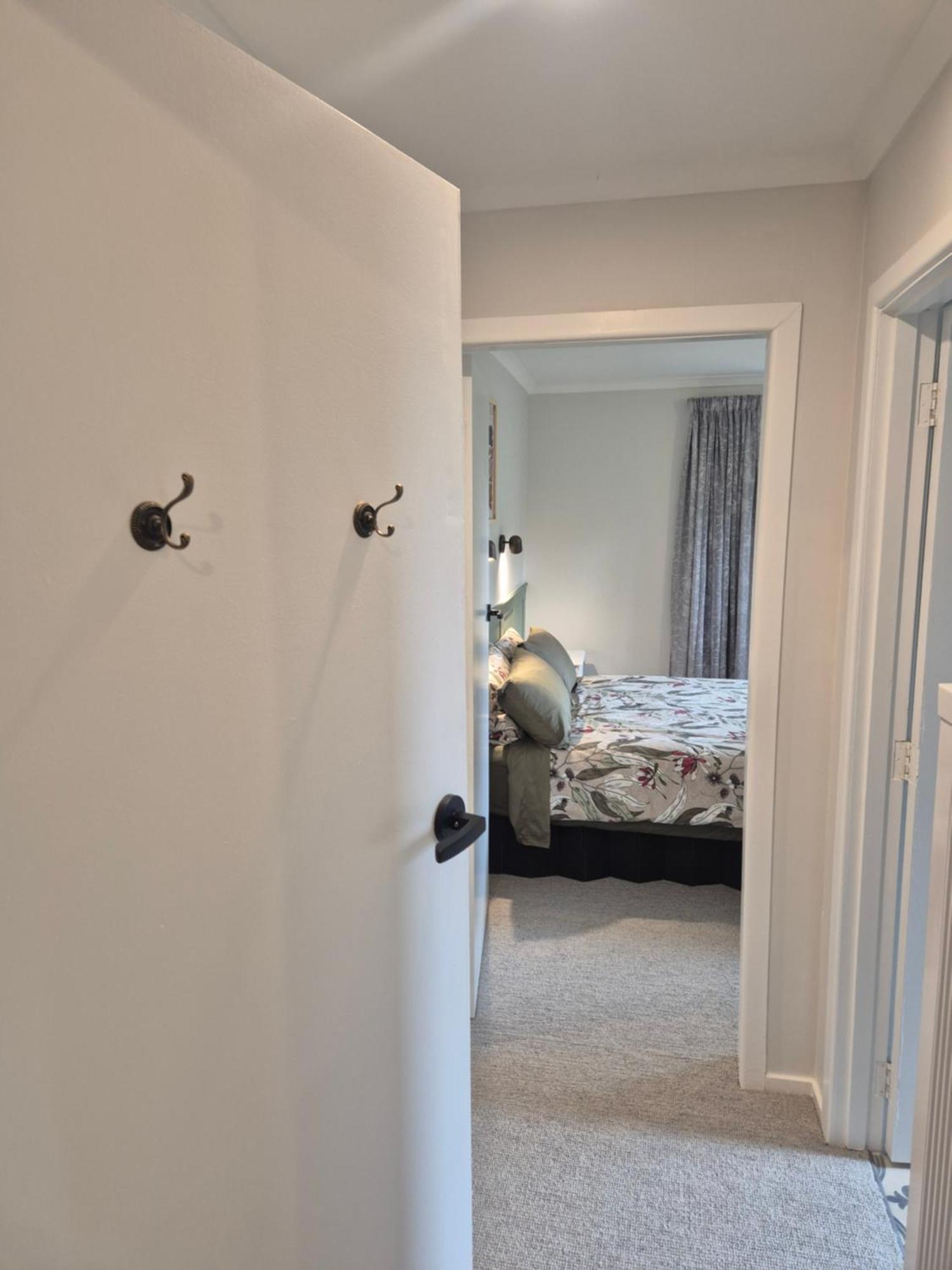 Cosy Getaway In Manapouri Villa Bagian luar foto